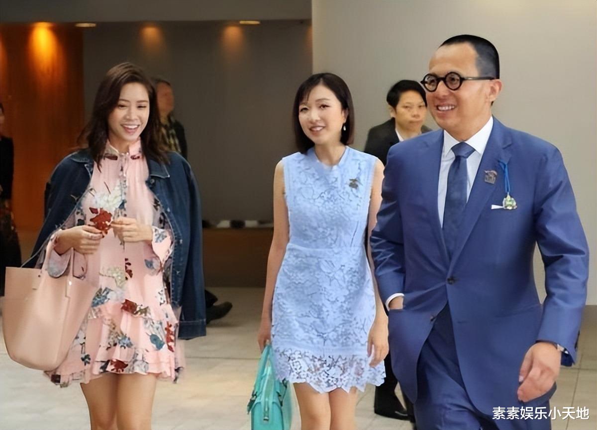 郭嘉文跨年罕见露面，自称已嫁给了友情，她的面容变漂亮了