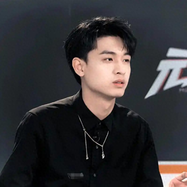 相声界再起风波!现场惊现“于家乐”,烧饼曹鹤阳升官,骂声一片