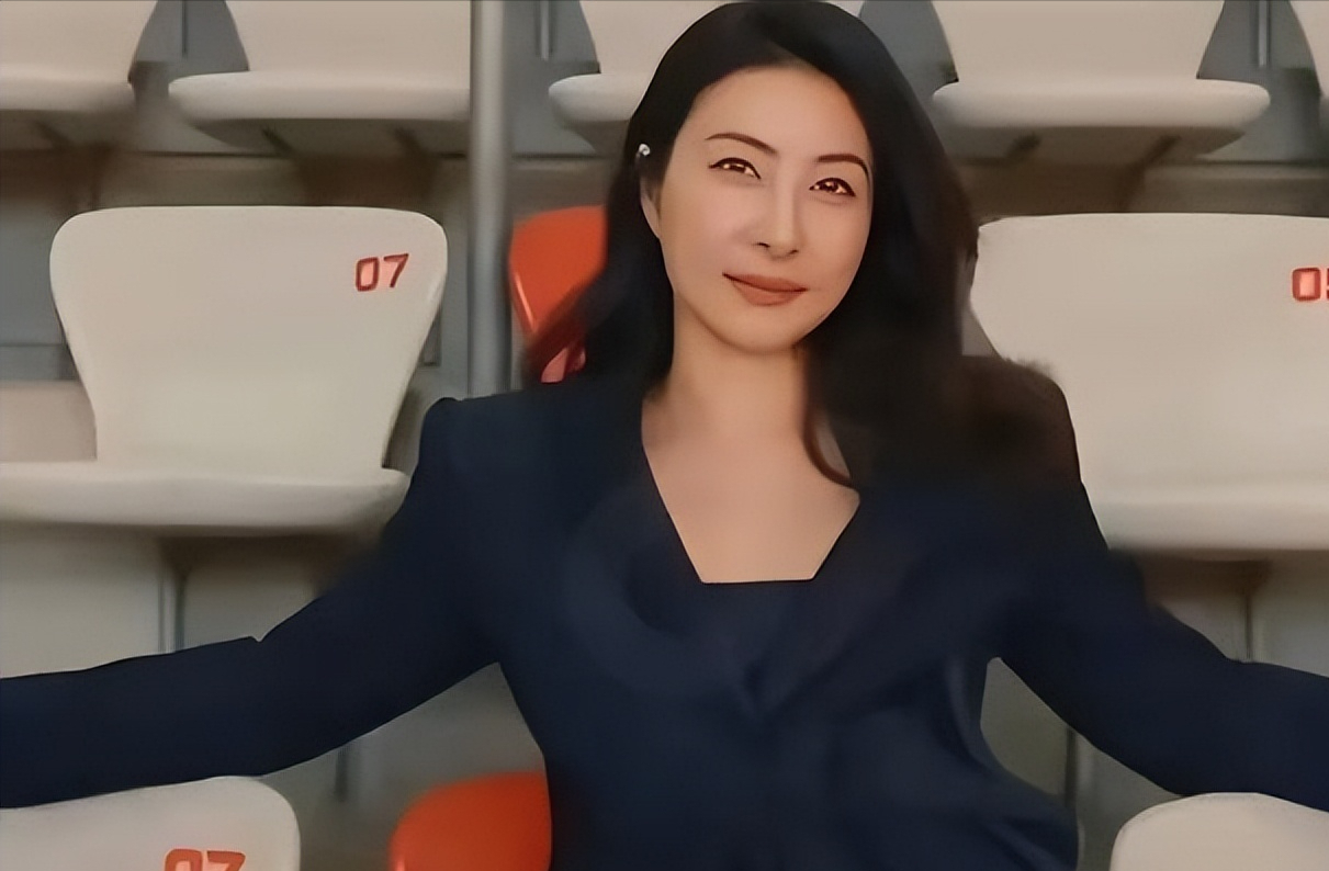 郭晶晶在巴黎:豪门清流,打脸“豪门贵妇”