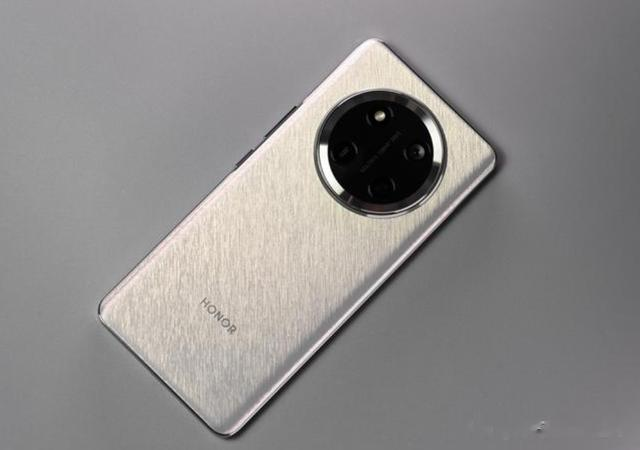 荣耀更激进了,6600mAh+十面抗摔+一亿像素,如今跌至1389元起