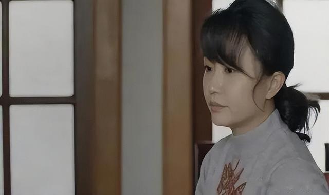 年少时获飞天奖,一直在影视圈默默无闻,在《我是刑警》中出圈!