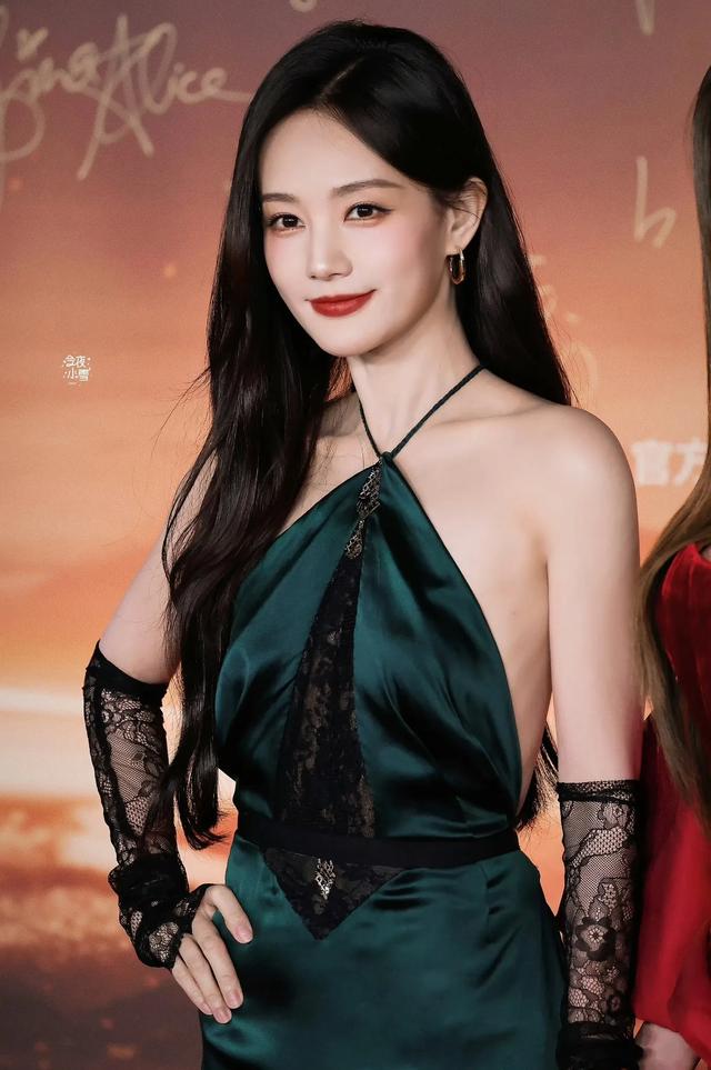 李一桐微博之夜性感图片