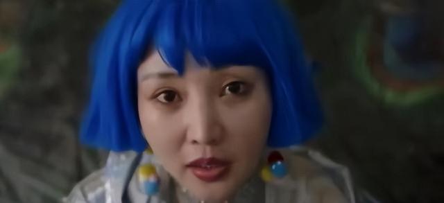 43岁的柳岩怎么了?她的状态太不“正常”了,谁看了谁害怕