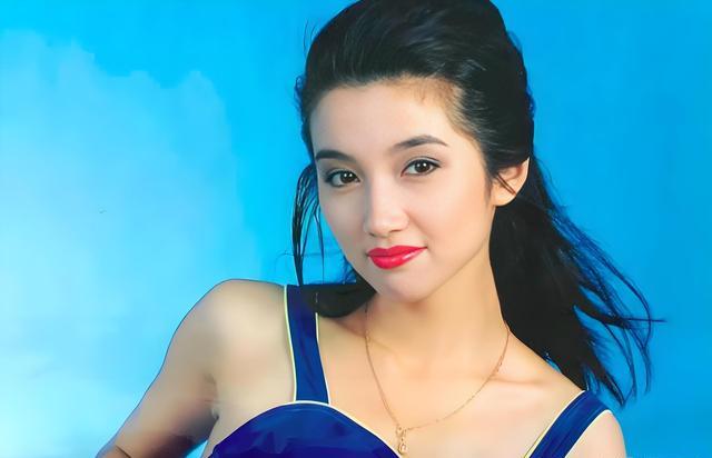 颜丙燕是中年女星的身材天花板,可惜性格保守不愿意过多展示