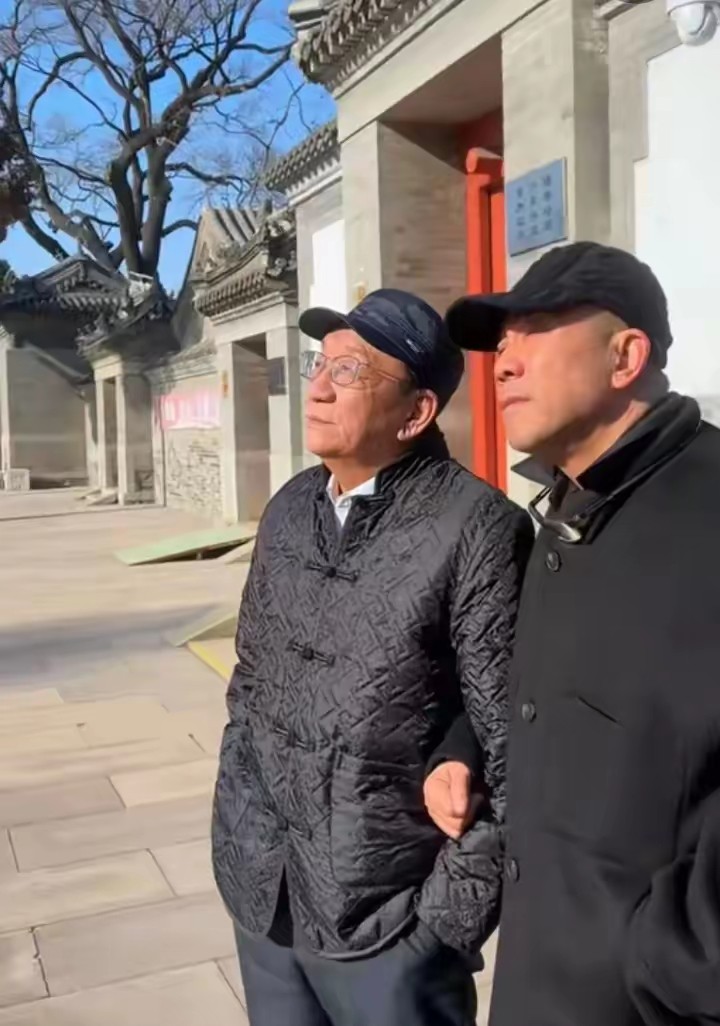 网络热议:杨议拜师梦碎?真相竟藏在一张旧报纸里!