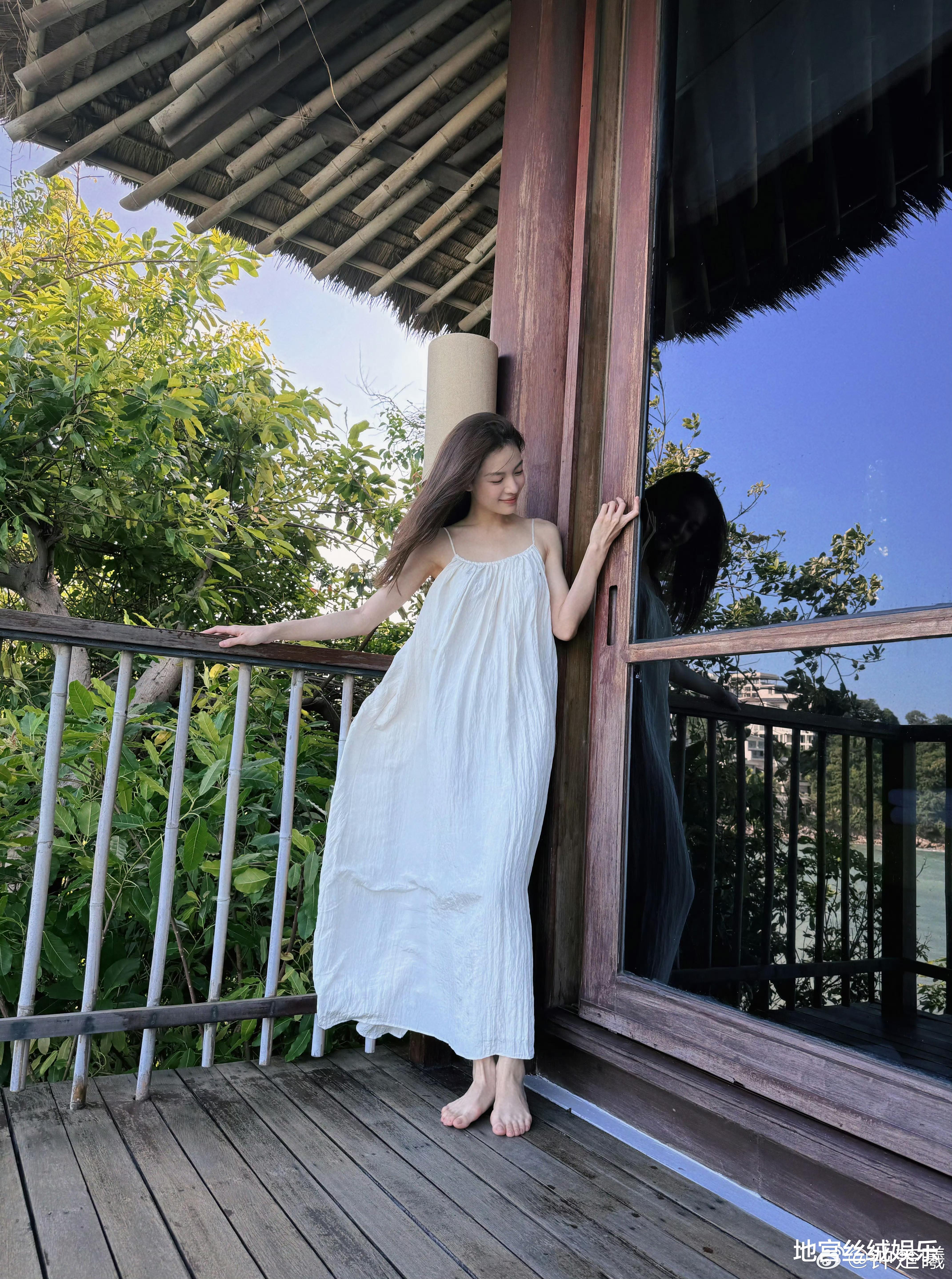 钟楚曦侯雯元旅游对比!她容光焕发,他精神涣散,网友:正常操作