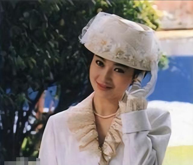 原本以为退圈生孩子去了,没想到,她竟比琼瑶走的还早!