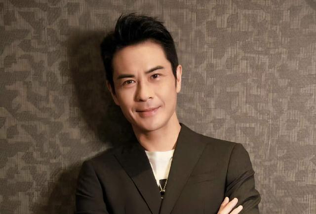 私生活混乱?与十任女友无缝衔接,4年得3子的他,如今怎么样了