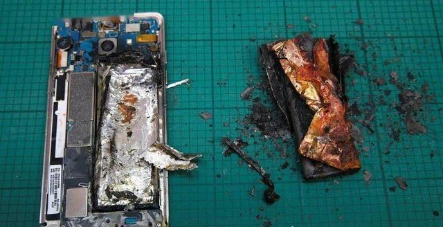 吓人!三星耳机突然爆炸,用户听力永久性受损!三星:可换副新的