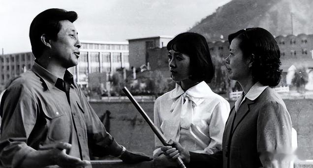 巨星陨落!央视第一女主持人逝世,唯独儿子成为她一生的遗憾