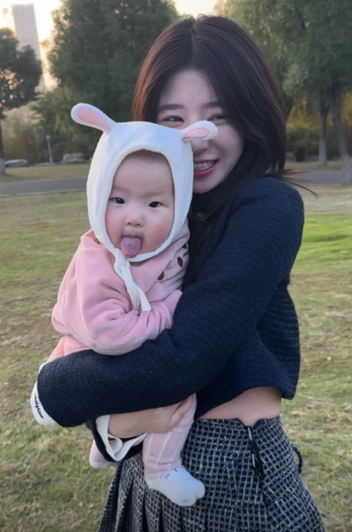 王思聪私生女风波后续:孩子照片曝光,神似王健林,王思聪急了