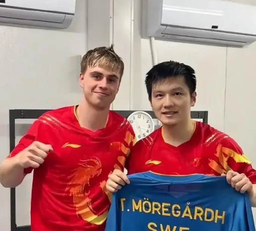 中国国家队官微表彰大会：海报唯美，配文超燃！