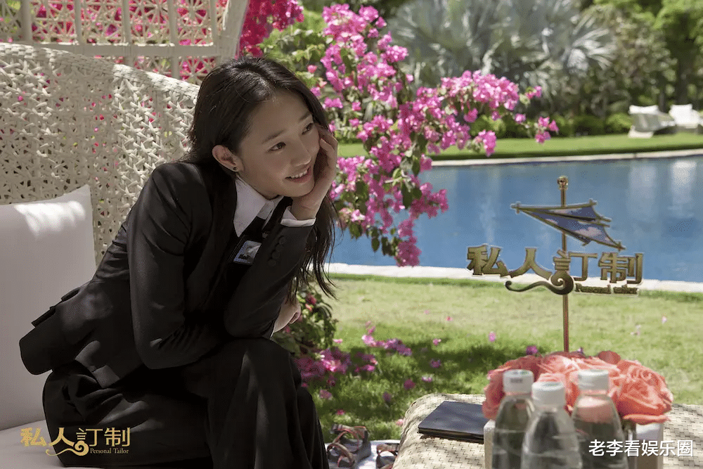 白百何性感复出,网友发现其膝盖异常,果然是人老先老腿