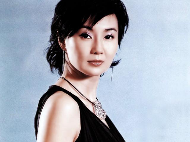 章子怡纯素颜露面，没画眉毛气质大跌？40岁的状态很真实