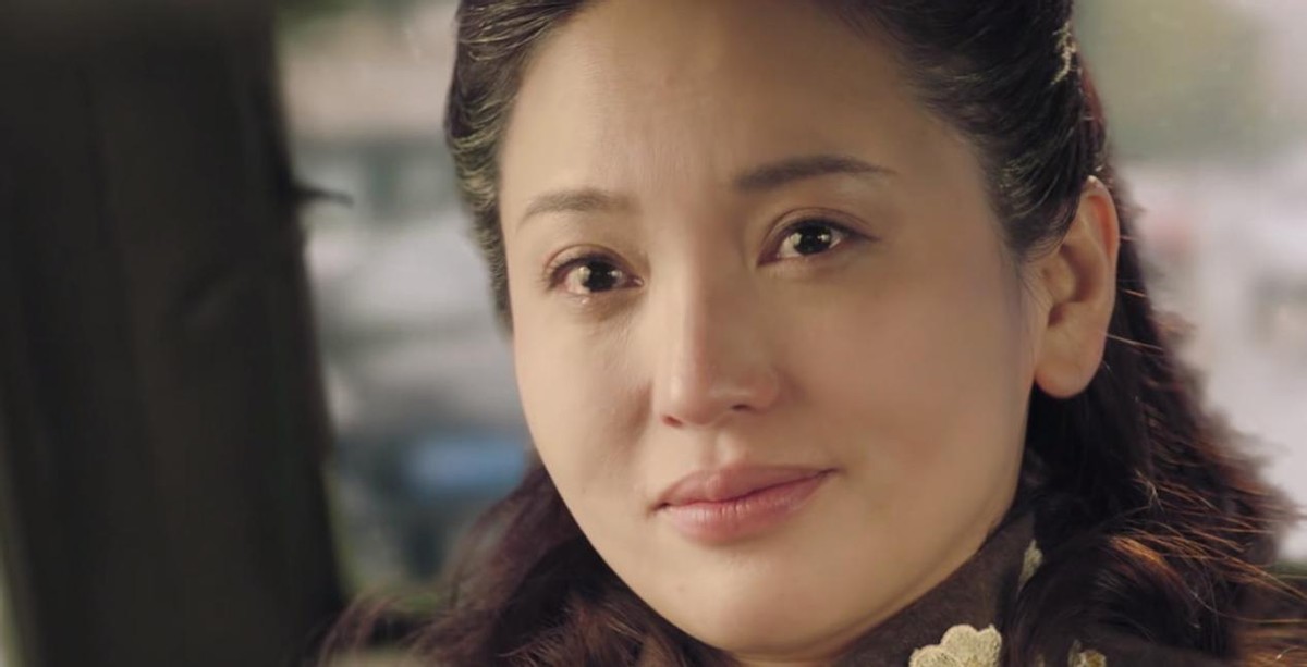 看了41岁金莎的这次表演,我发现:中年女人反油腻比扮嫩更显气质