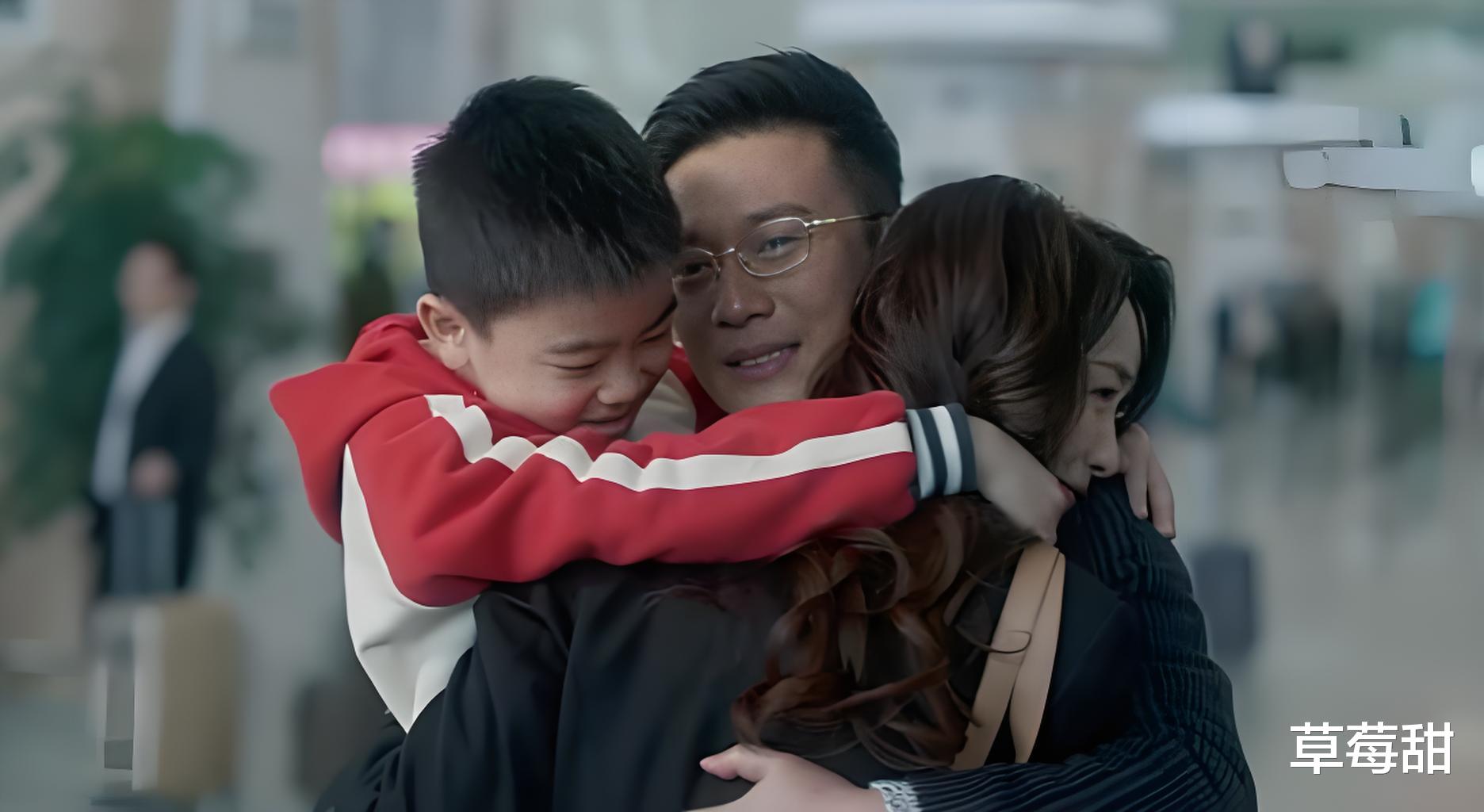 “戏里”是父女,“戏外”是夫妻,他们俩关系公开时,孩子都8岁了!