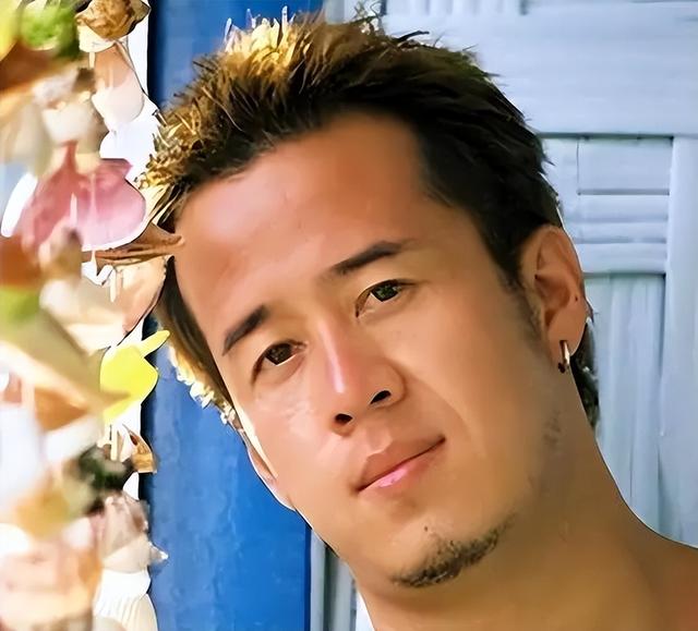 从备受欢迎到饱受争议,52岁的杨坤终于为自己的\目中无人\买了单