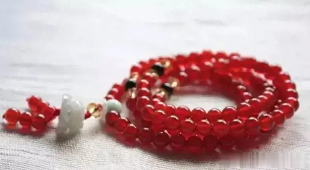 再戴这些串,脸都丢到姥姥家了