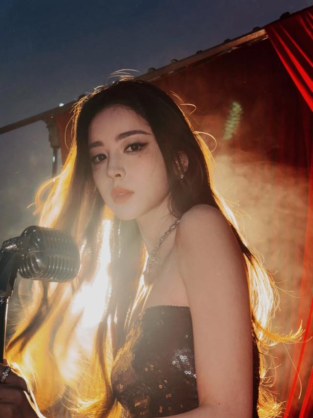 古力娜扎双11,疯狂好六夜舞台造型