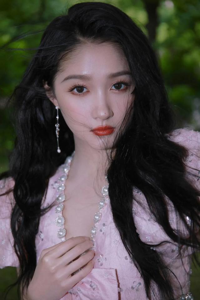 关晓彤的粉色系好好看