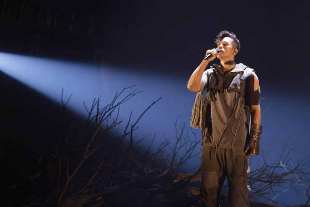 遭遇收视瓶颈，哥哥星光黯淡，《披荆斩棘》成团夜或将无人在意？