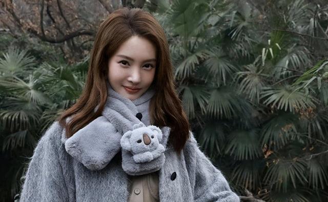 34岁金晨增肥后大变样，网友直呼“棉裤女神”又回来了