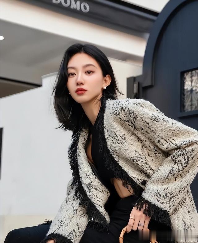 看了辛芷蕾才发现,原来“锁骨发”这么高级!特适合三四十岁女人