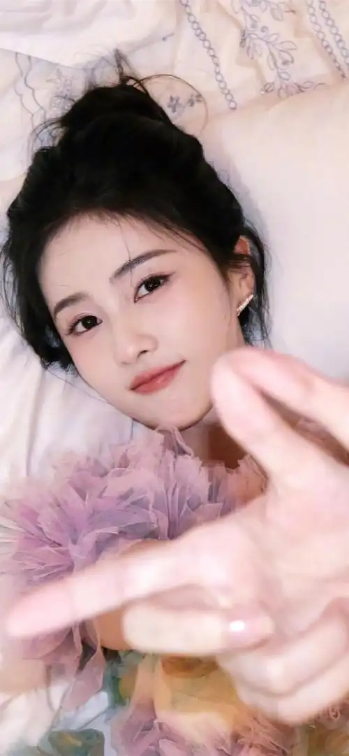 白鹿真的好丰盈,模特转型演技派,实力终获认可!