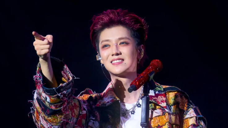 鹿晗全平台封禁引热议，关晓彤分手风波再起！