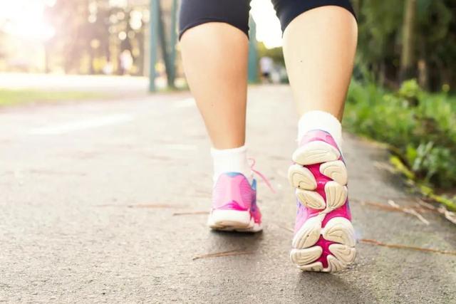 走路减肥没你想的那么简单 学会“上强度、加任务”很重要！