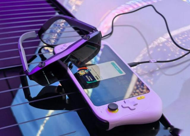 华为刚发的6万元电视，网友直言不如魅族眼镜，188寸大屏体验太爽