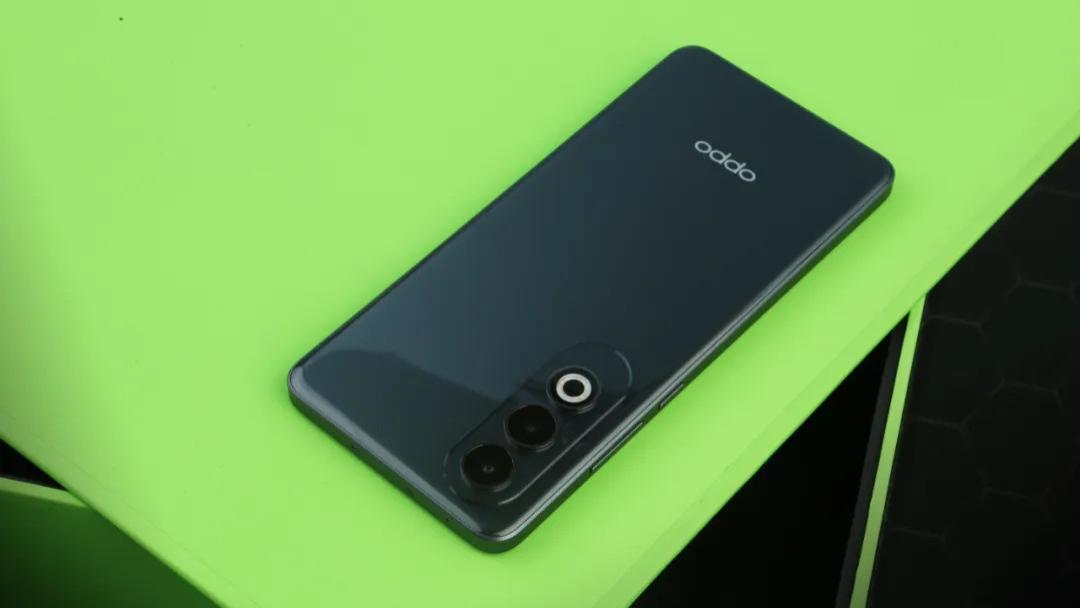 金刚之躯与超级续航再添佳作｜OPPO K12 Plus再造“国民手机”