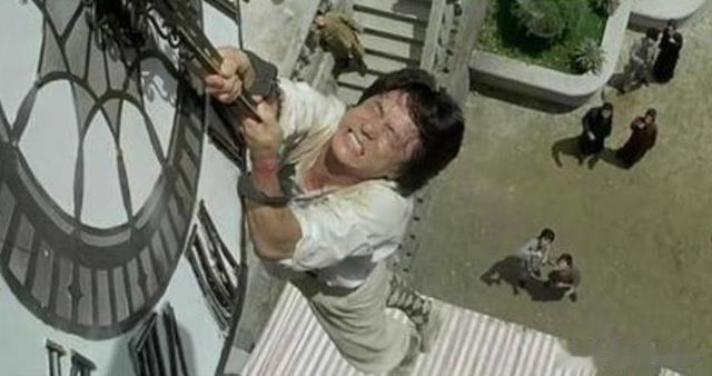 成龙70岁生日发文,自曝断崖式衰老真相,但更糟糕的事情正在发生