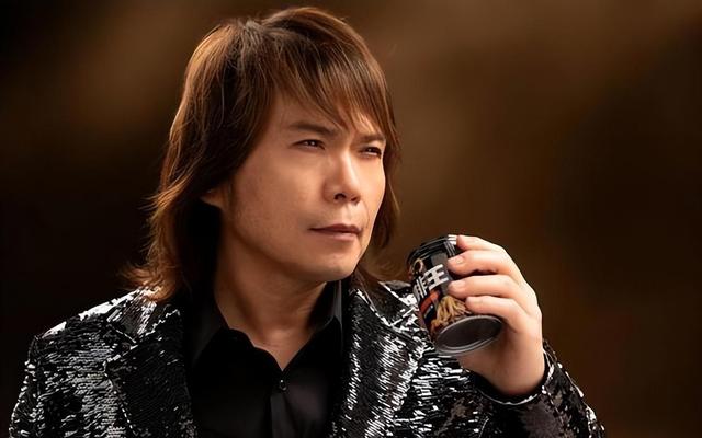 伍佰有多敢说?一句话让华晨宇沦为了笑柄,被骂上热搜却毫不在乎