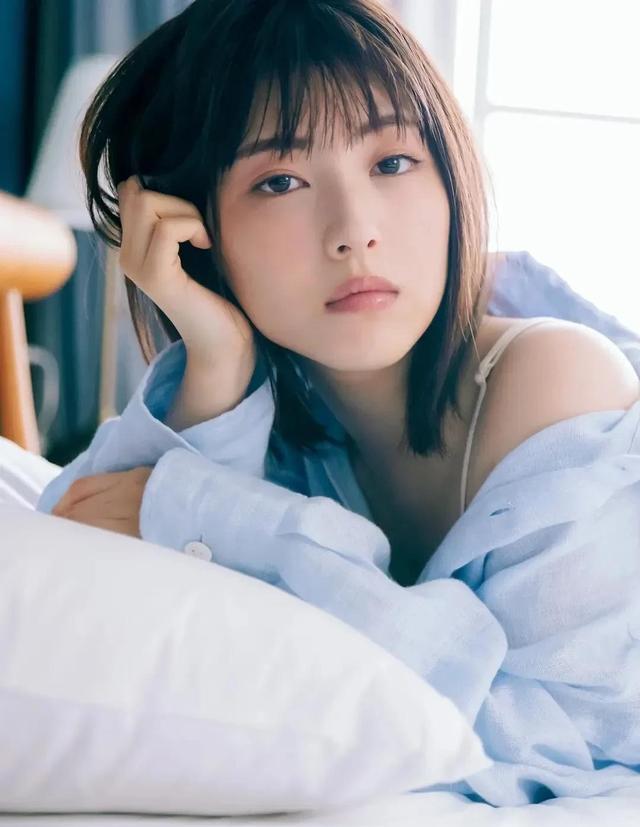 滨边美波——美艳到不可方物!从小美到大,至今依旧美出天际!