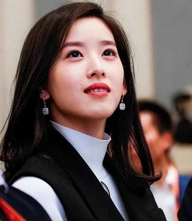 奶茶妹妹“新身份”曝光!她没大家想得简单,难怪刘强东非她不娶