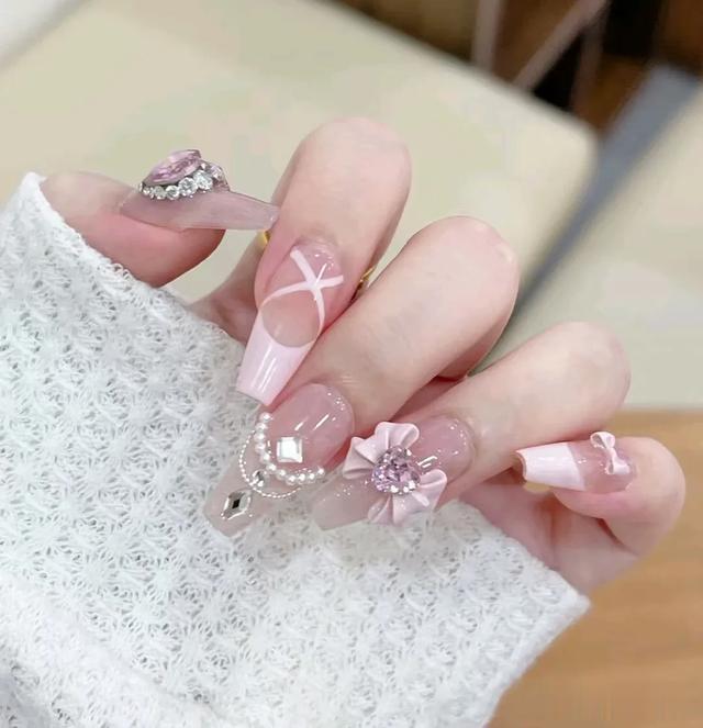 公主请收美甲图