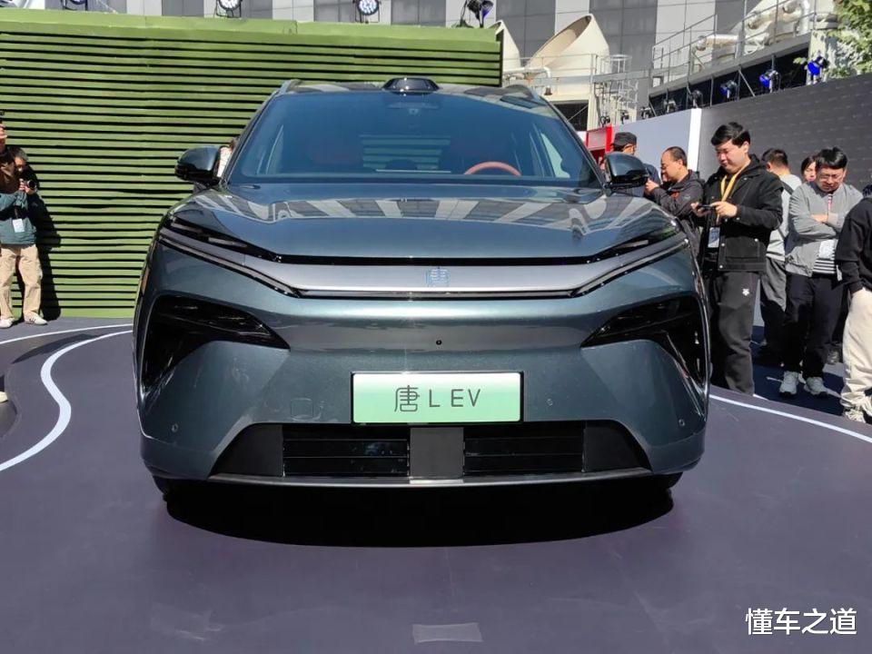 比亚迪唐L首发，搭自研高阶智驾+云辇C