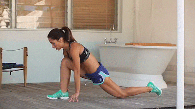 贾静雯暴瘦后大变样?50岁颜值回春,腰臀比绝顶!