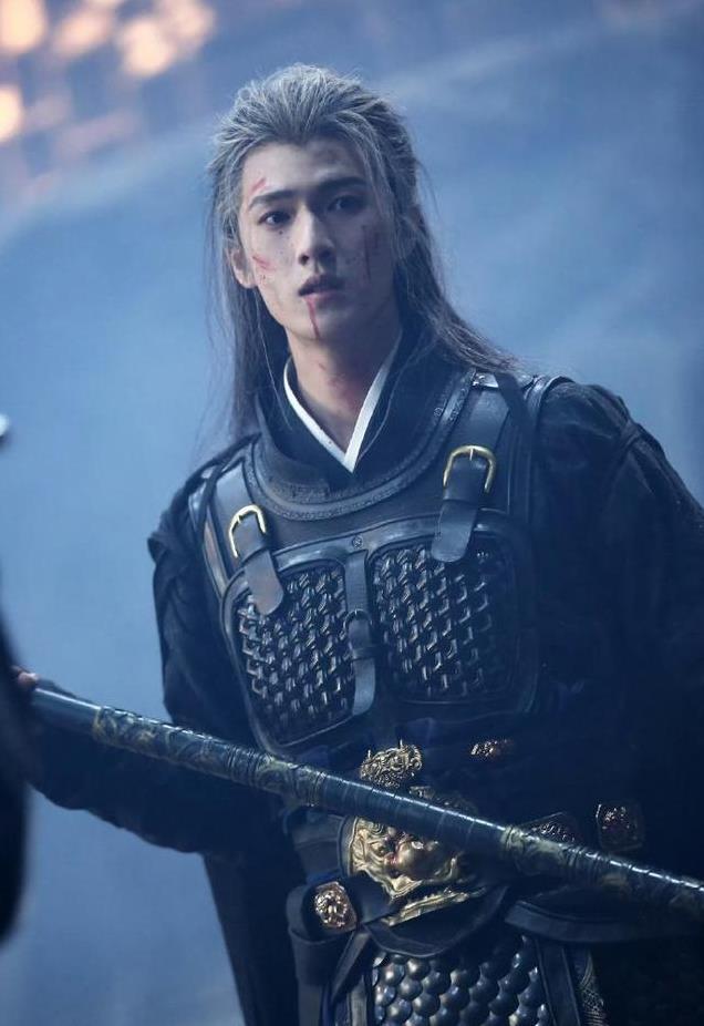 李昀锐手指丑到没眼看!丁禹兮刘学义“性缩力满满”的同款丑指甲