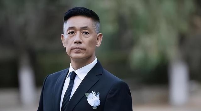 演员石凉:当过主持人也做过演员,经历两段婚姻,如今过得很幸福