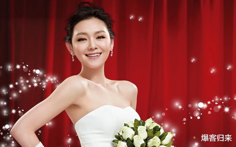 大S庆功宴旧衣亮相,十年前衣物再穿,引发热议