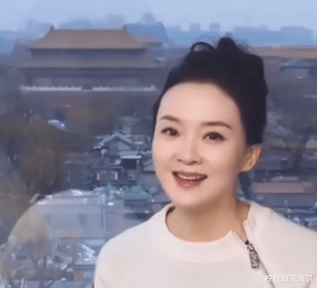 王艳晒家中下午茶视频,故宫几次入镜,高级凡尔赛被质疑炫富