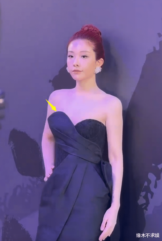 巴黎时装周：林心如脸部浮肿，周笔畅风格大变，伊能静儿子太圈粉