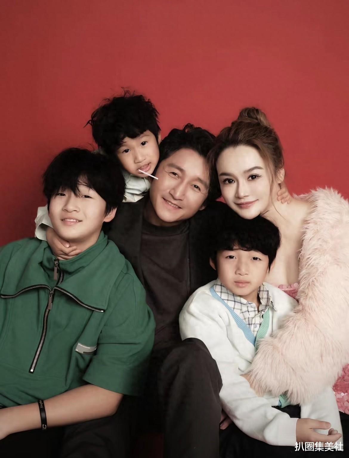 养三个儿子,冉莹颖是怎么做到不抓狂的?我被她家的气氛彻底击败