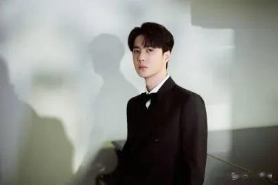 王一博舞台事件背后：粉丝维权的“利刃”与娱乐圈的“隐忧”