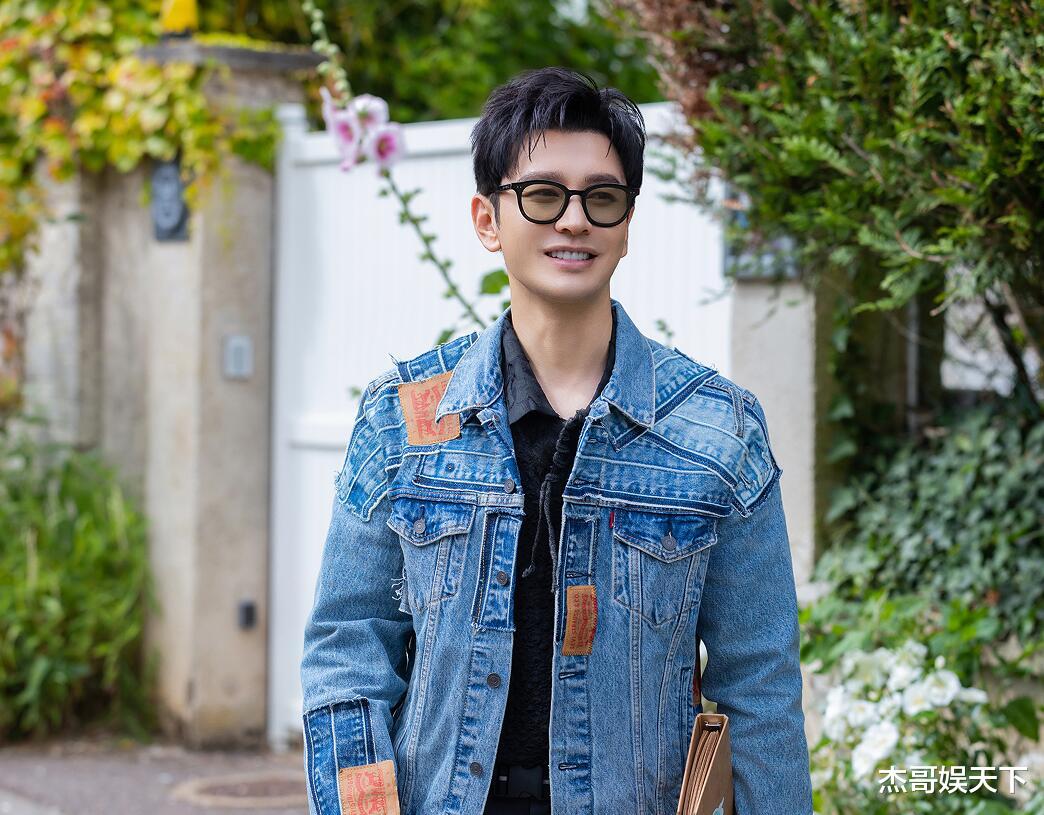 要不是黄晓明太过注重社交礼仪，观众怕是要被《中餐厅》骗惨了