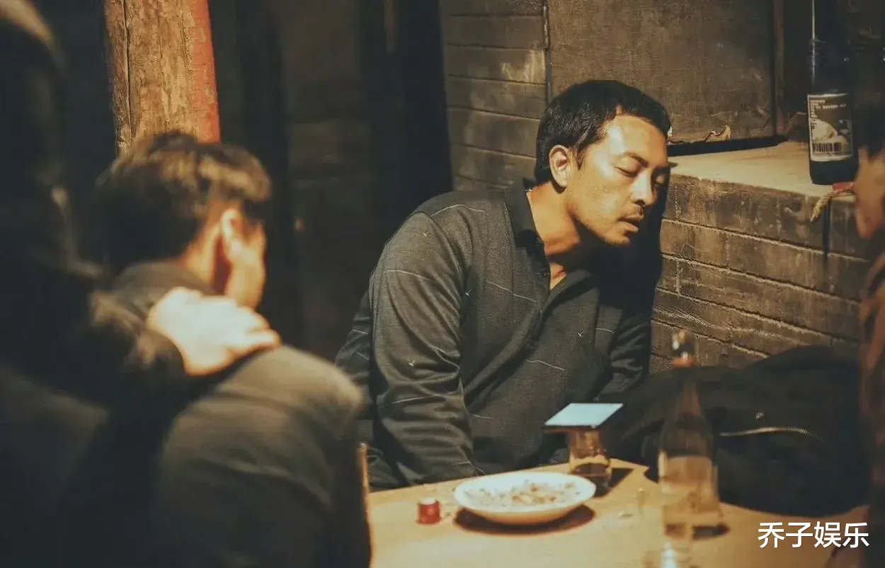 我是刑警:当48岁富大龙与53岁于和伟同台飙戏,演技差距太明显了