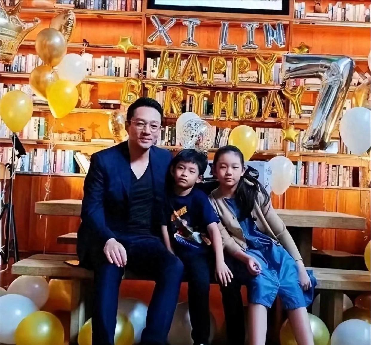 筱梅留在湾湾给孩子办手续,汪小菲先回北京,又去济南麻六记店