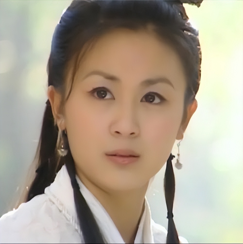 “香港第一甜妹”变身肌肉金刚芭比！这居然是童年女神师妃暄？